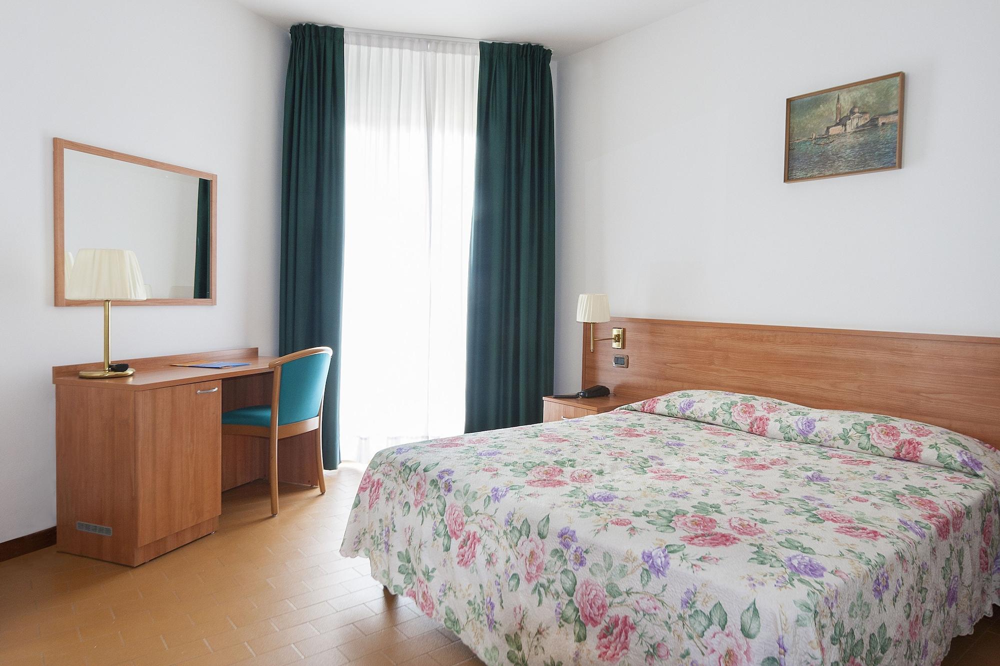 Regent'S Hotel Лідо-ді-Єзоло Екстер'єр фото