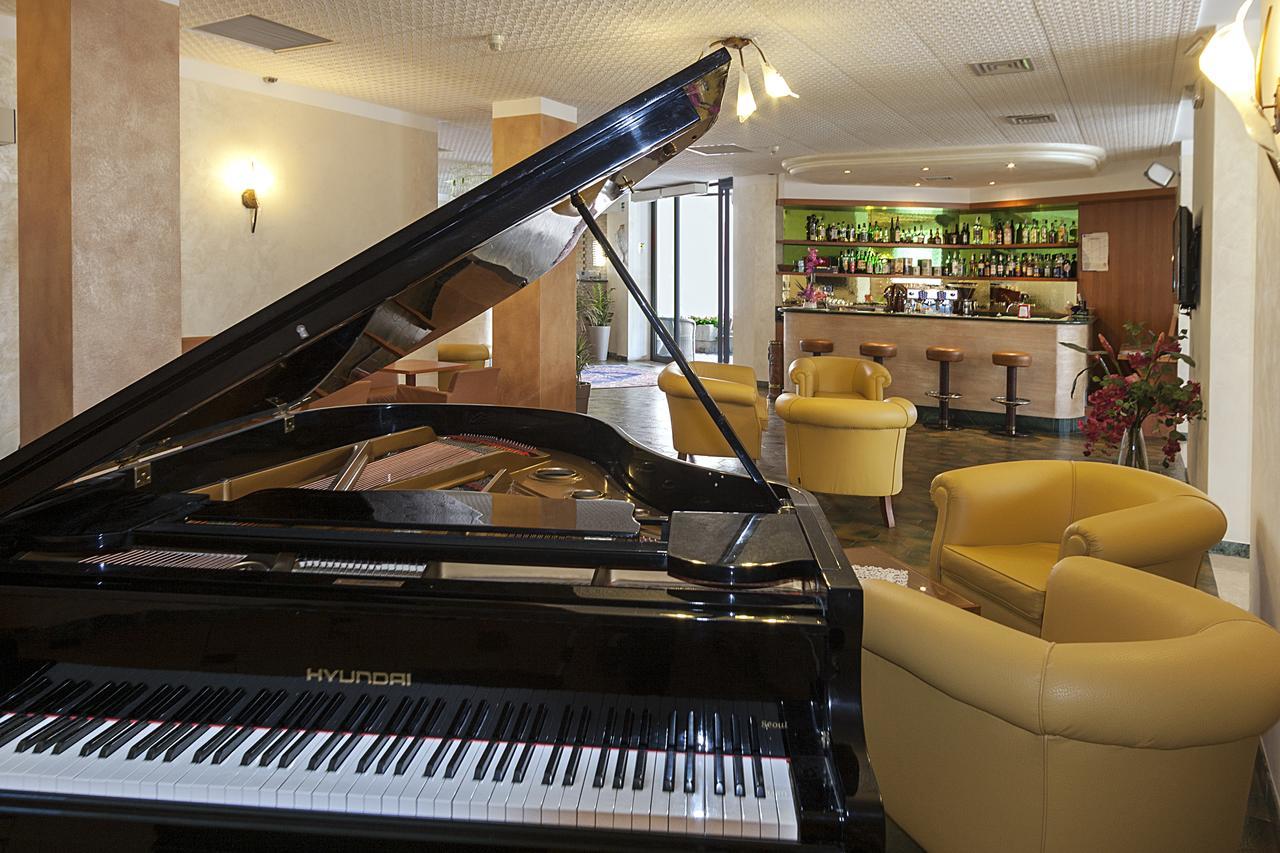 Regent'S Hotel Лідо-ді-Єзоло Екстер'єр фото